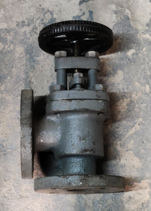 ANGLE GLOBE VALVE 1-1/2" FLANGED CAST IRON