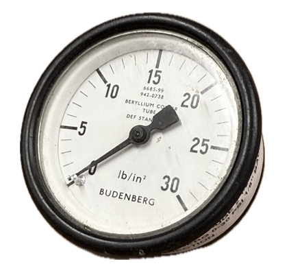 [1592] PRESSURE GAUGE 2-1/2" 30PSI 1/8" BACK BUDENBERG